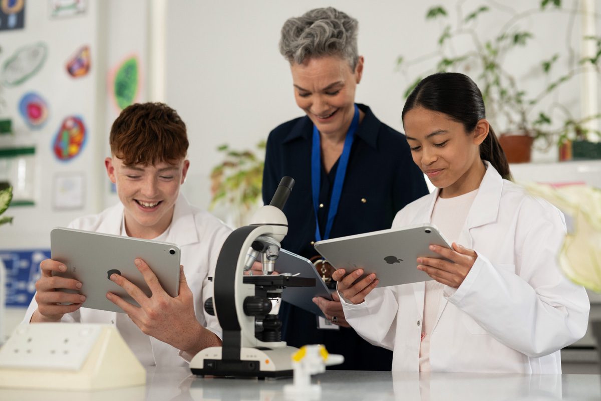 Students using iPad for Science